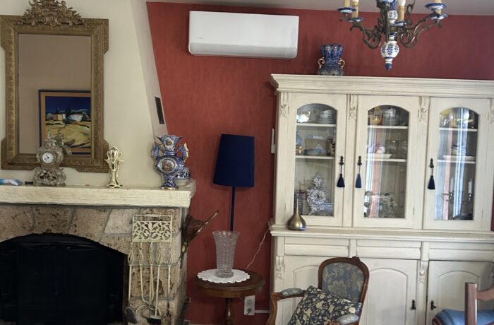 Lounge Room (New Aircon Fitted)